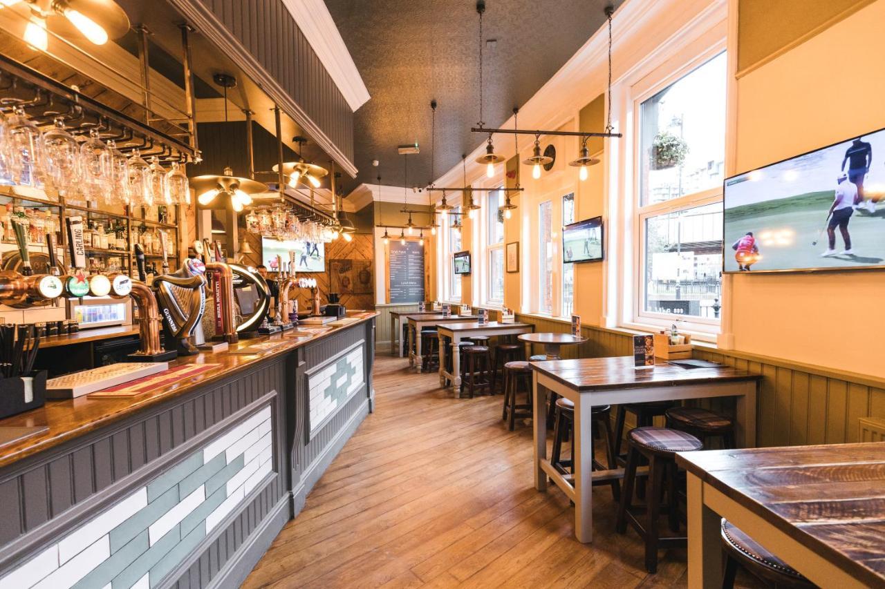 Black Lion Hotel Manchester Селфорд Екстер'єр фото