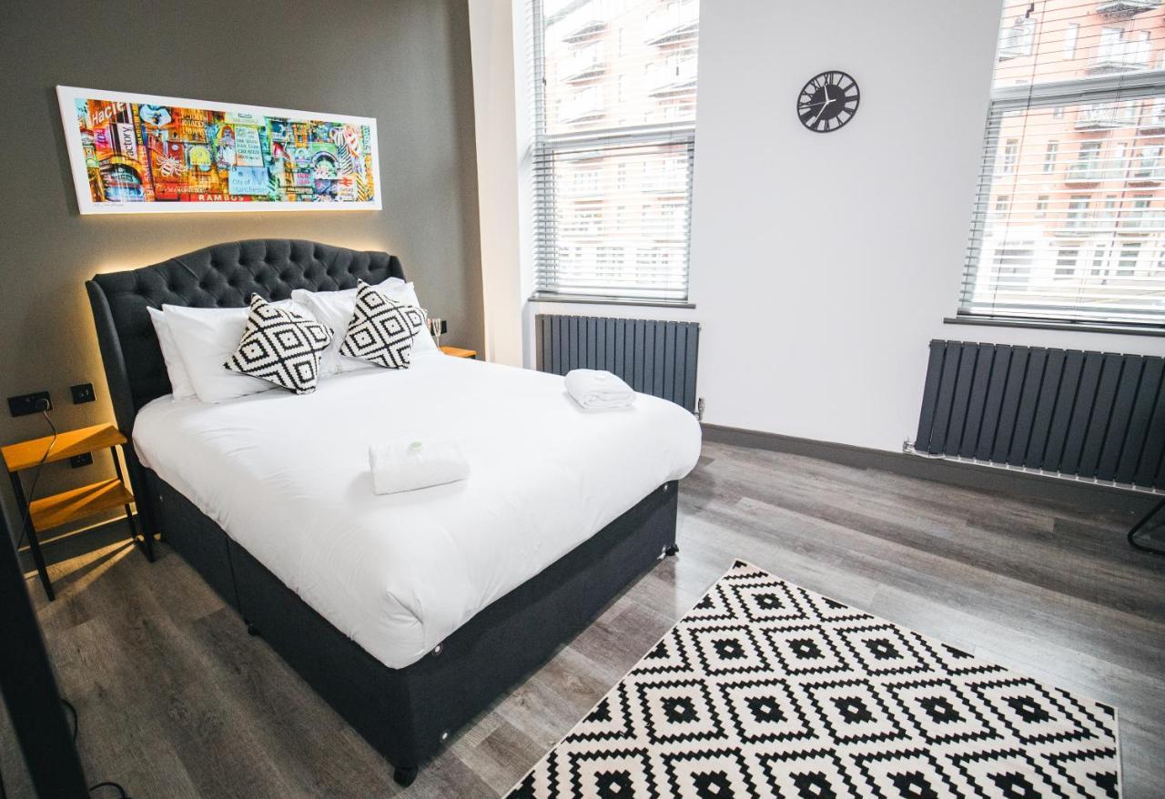 Black Lion Hotel Manchester Селфорд Екстер'єр фото