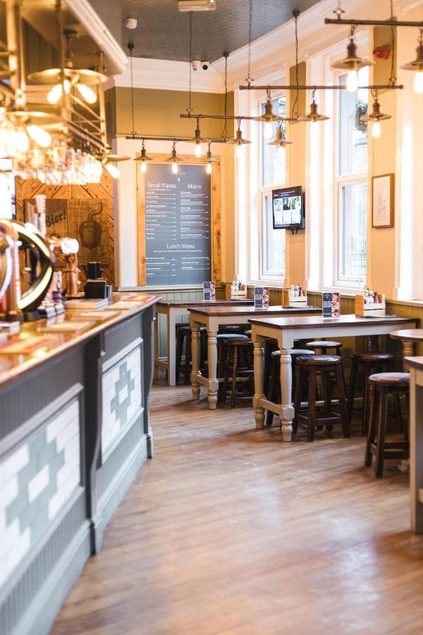 Black Lion Hotel Manchester Селфорд Екстер'єр фото