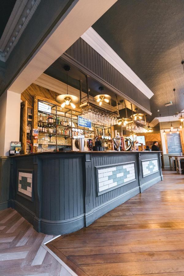 Black Lion Hotel Manchester Селфорд Екстер'єр фото